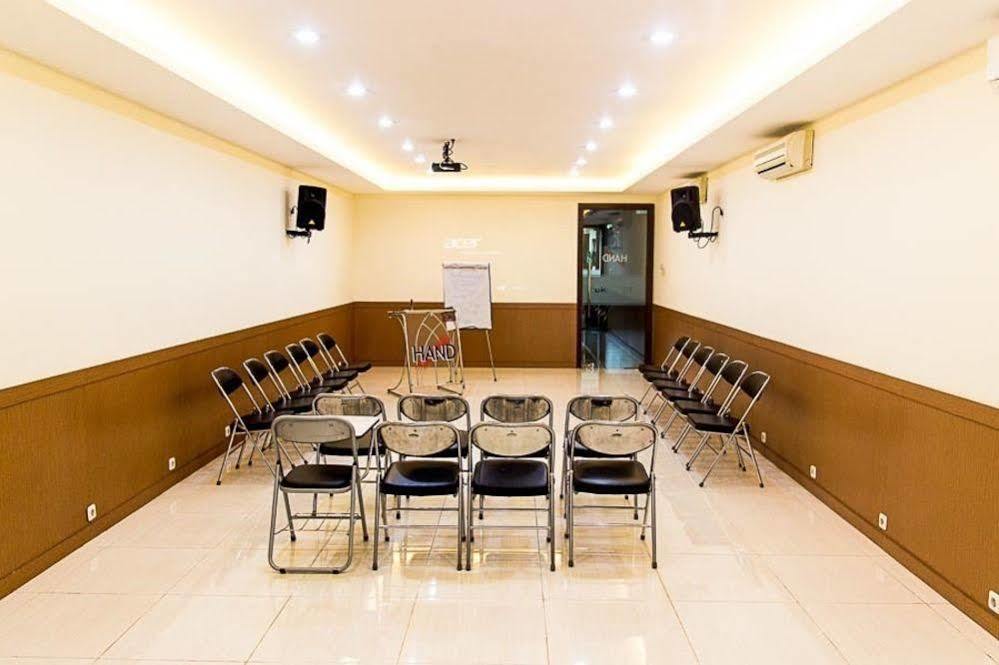 Oyo 277 Rukotel Near Rsu Adi Husada Undaan Kota Σουραμπάγια Εξωτερικό φωτογραφία