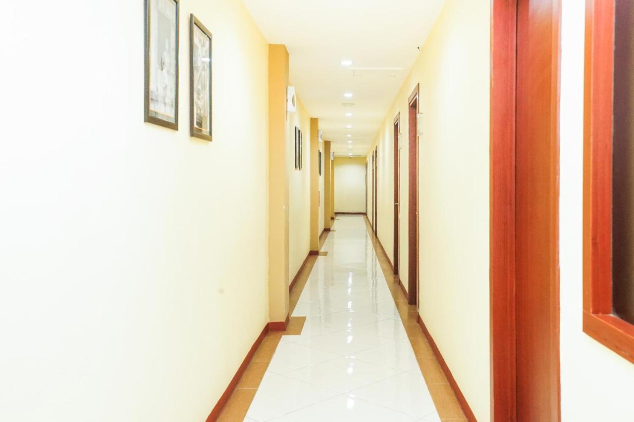 Oyo 277 Rukotel Near Rsu Adi Husada Undaan Kota Σουραμπάγια Εξωτερικό φωτογραφία